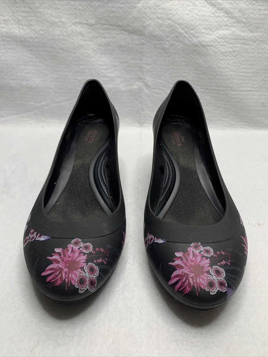 Crocs Dual Comfort Lina Wedge Pump Floral Black Plum Close Toe Women s 7 EUC