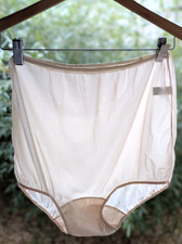 NWOT    Vtg Kayser 100 Tricot Nylon Sz7 COMFORT SHIELD Panties 2Mushroom Gusset