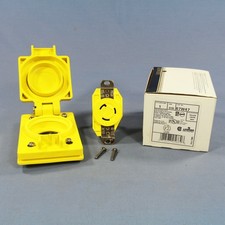 Leviton Locking Receptacle 20A 125V NEMA L5-20R Outlet w/ Wetguard Cover 67W47