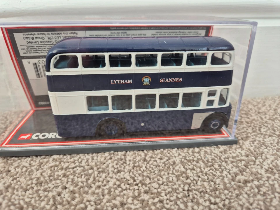 CORGI OOC 1/76 LEYLAND PD2 LYTHAM ST ANNES 11A BLACKPOOL DIECAST BUS 40903 - Image 2 of 4