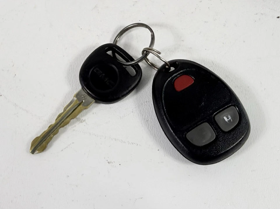 2008-2013 GMC Sierra Yukon Ignition Switch Lock w/ Key Immobilizer OEM 22738087 - Image 2 of 4