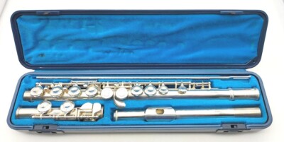 【美品】YAMAHA ヤマハ フルート YFL-211S ケース付 YAMAHA YFL 211S Includes CONCERT FLUTE Silver Plating with