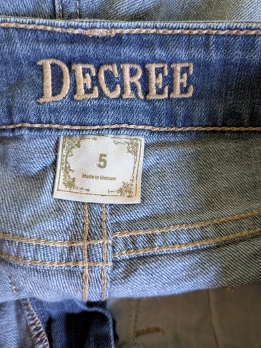 SIZE 5 DECREE Cut-Off W/Lace Blue Jean Shorts INVPV3233 - Picture 4 of 4