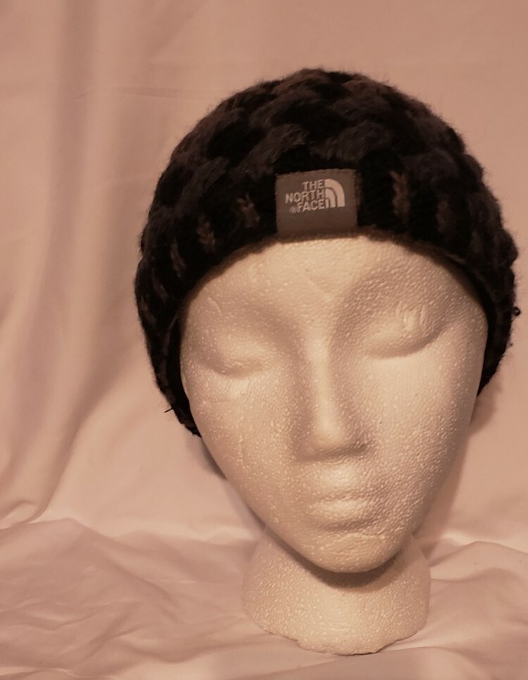 North Face Women’s Beanie,  Cableknit nice RARE image 2