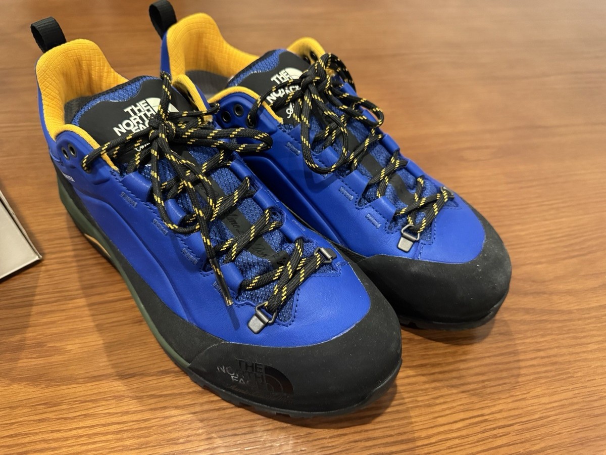 The North Face Men’s Black hiking sneaker boot - Blue Accents- worn 1X Trekking Zapatillas Zapatillas North Face Waterproof THE  main image 2