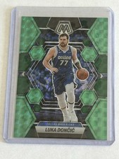 2022-23 Panini Mosaic - Luka Dončić #1 Choice Fusion Green Prizm /21