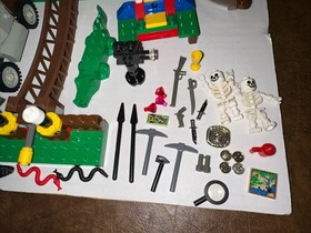 LEGO Adventurers Jungle Amazon Ancient Ruins 5986 Most of the Parts w/Sun Disk