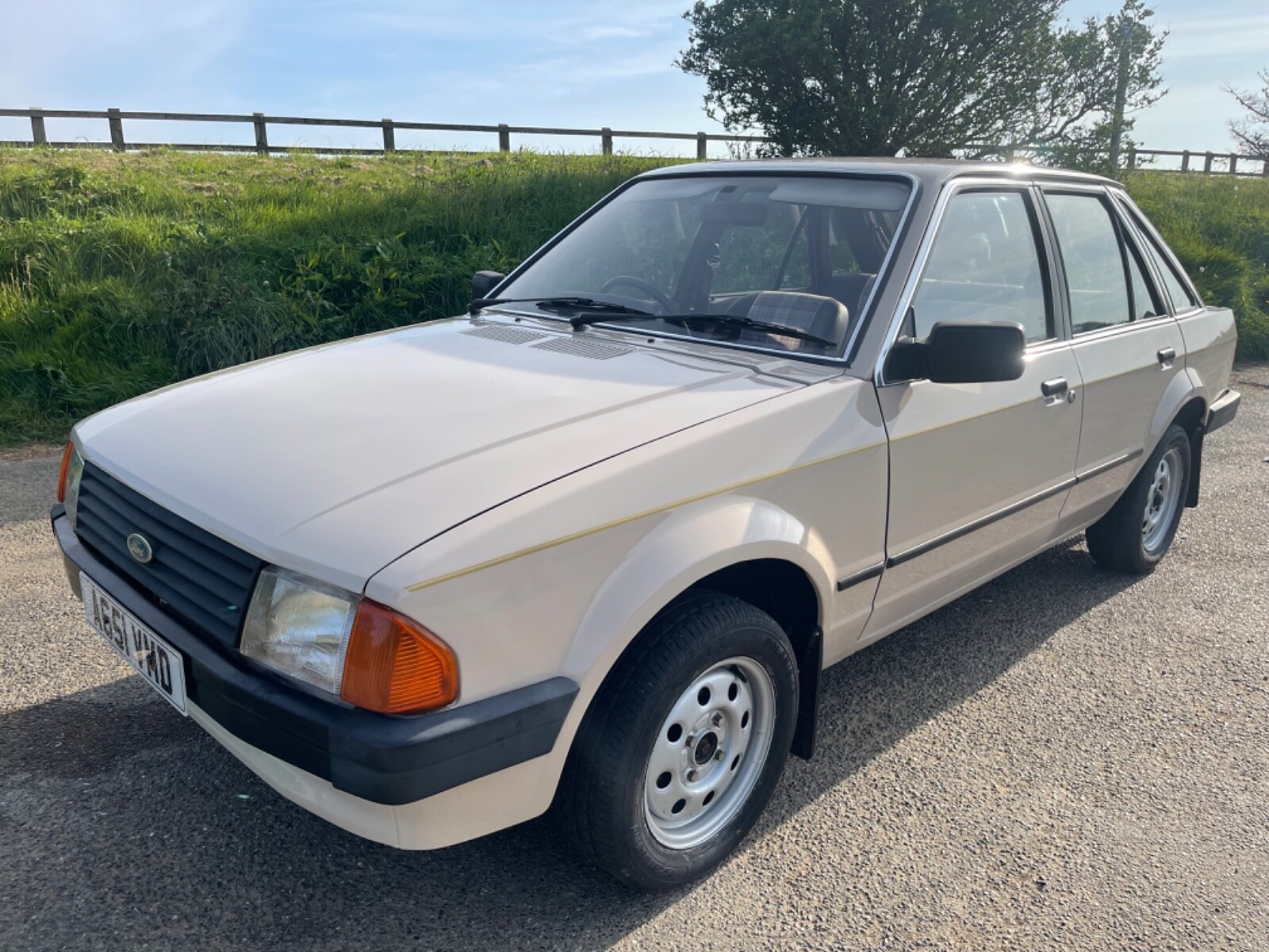 Image 1 - Ford Escort Mk3 1.3 GL - Useable 1980's Classic