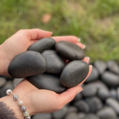 Black Polished Pebbles - Landscaping Aggregate & Garden Pebbles - Picture 3 of 28