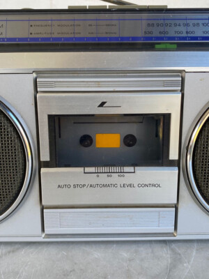 Vintage PANASONIC RX-4940 Portable Stereo Boombox. FM AM Casette