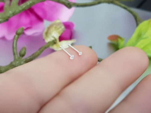 925 Silber Klein Mini Fein Zirkonia Nasenpiercing Nasenstecker Stecker Piercing - Picture 2 of 10