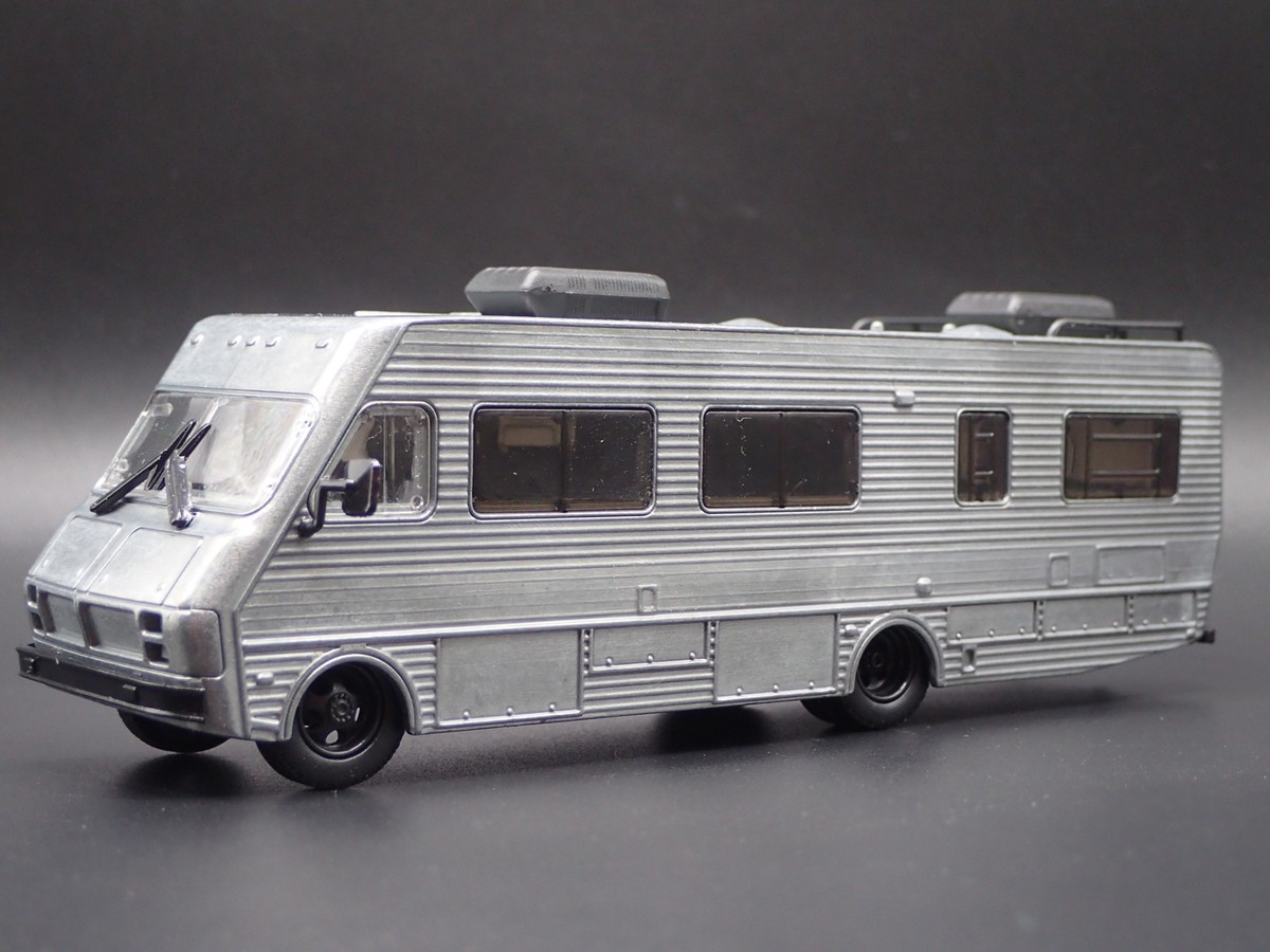 1986 86 FLEETWOOD BOUNDER RV MOTORHOME 1:64 SCALE