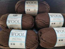 Lion Brand Wool Yarn, Lot of 5 Cocoa, 4 From Same Dyelot, 1 From Another Dyelot