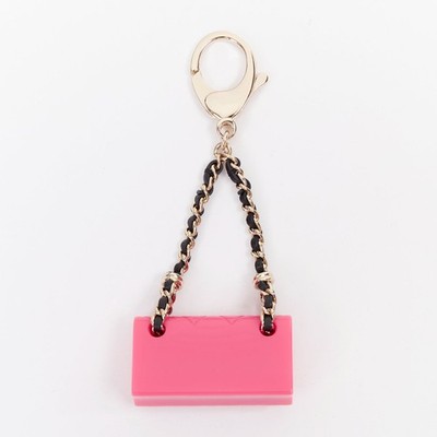 CHANELのストラップ CHANEL Icon hot pink mini flap bag gold CC logo chain lobster