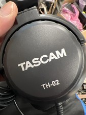 TASCAM TH-05 Wired Over-Ear Monitoring Headphones Black TH-05 GREAT CONDITION