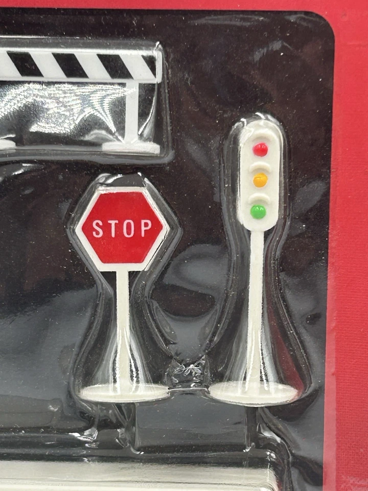 NUEVO LOTE DE 2 MICRO RUEDAS BOLEY JUEGO DE 7 PIEZAS - ESTACIÓN DE BOMBEROS/ESTACIÓN DE POLICÍA Foto 3 de 4