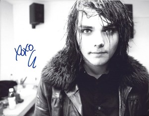 Gerard Way Autograph 8x10 Photo My Chemical Romance Mcr Signed