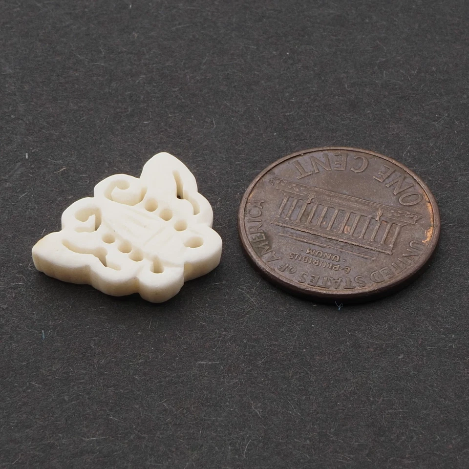 Checo Vintage Tallado Crema Galalita Mariposa Polilla Cuentas Foto 3 de 4