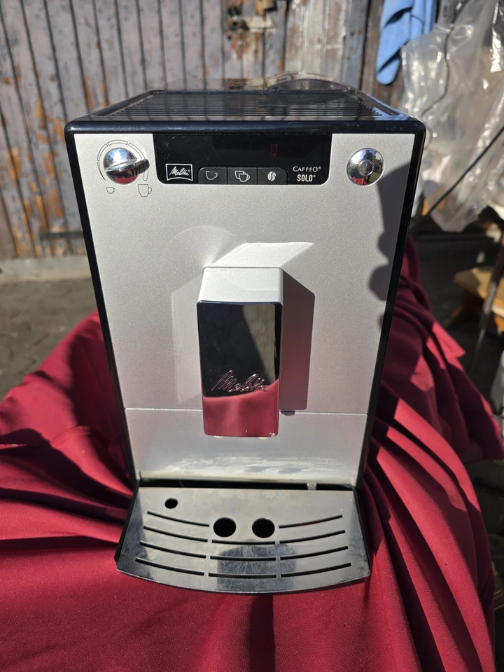 MELITTA Kaffeevollautomat Caffeo Solo & Milk E950-103,Schwarz-silber, als Defekt - Bild 3 von 4