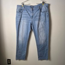 Old Navy Wow Mid-Rise Wow Boyfriend Straight Jeans Size 18 P Light Wash