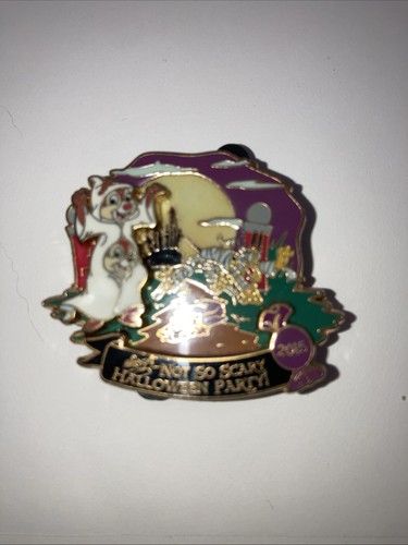 Mickeys Not So Scary Halloween Party Passholder 2015 Pin Chip & Dale Glow
