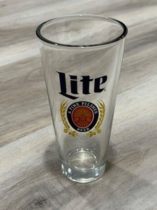 Miller Lite “A Fine Pilsner Beer” Crest Logo 16 oz Pilsner Glass Barware