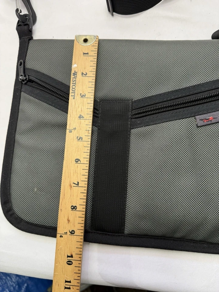 Tom Bihn Breve Case For iPad Tablet Crossbody carry Bag Ballistic Gray - Image 3 of 4