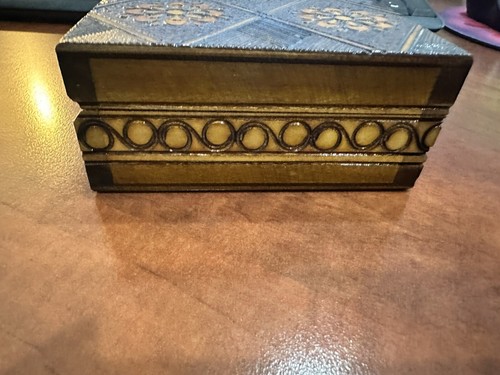 Vintage Hand Carved Poland Wooden Trinket Box - Picture 5 of 6