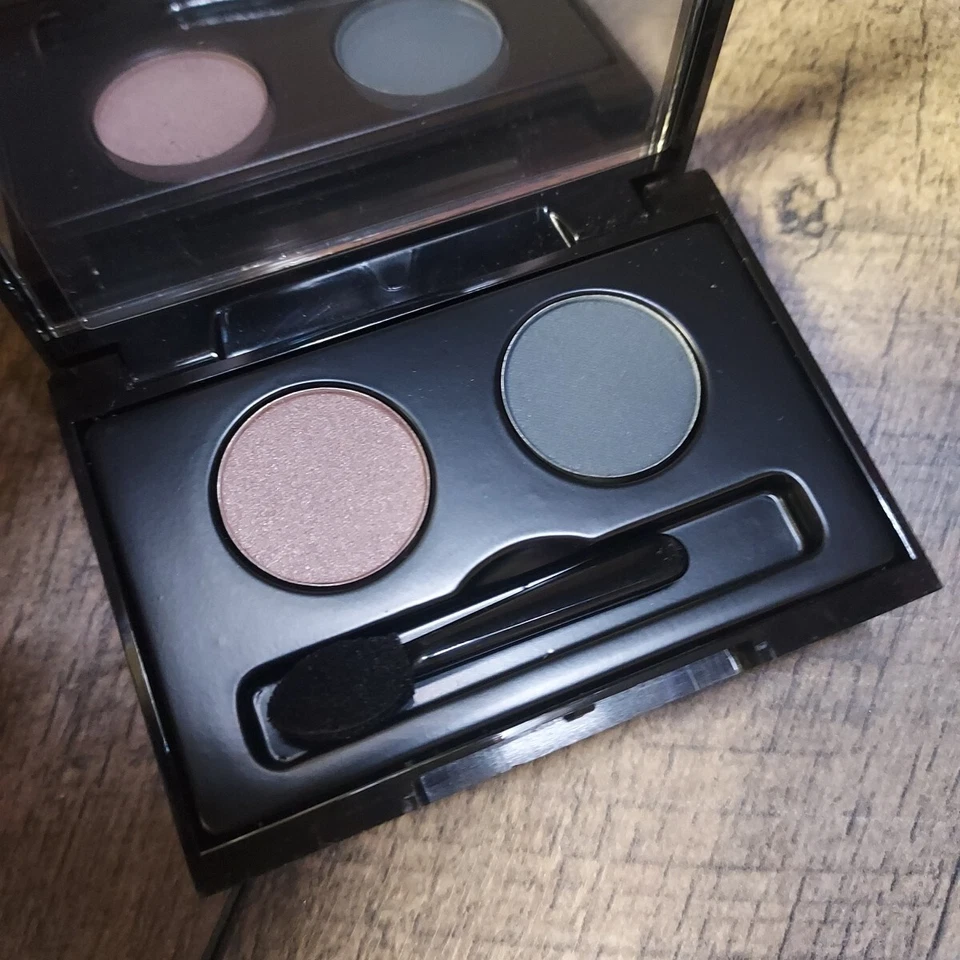 LOT OF 2 Elizabeth Arden Color Intrigue Eyeshadow Duo BLUE SMOKE Scuffed Case - Image 2 of 4