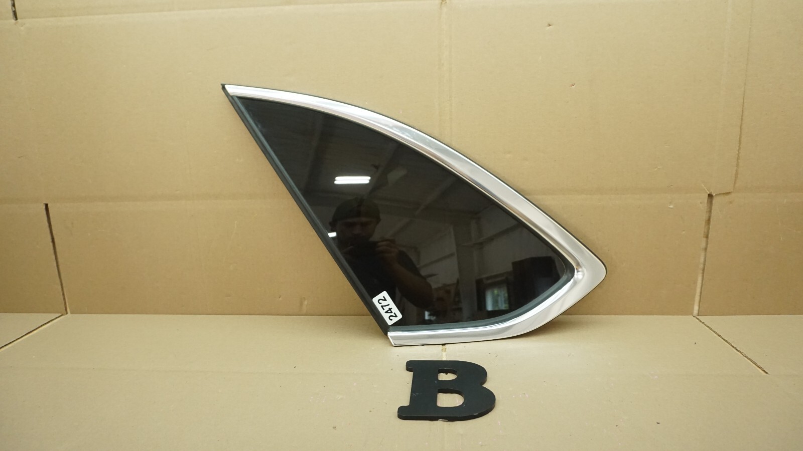 2016-2020 BENTLEY BENTAYGA REAR LEFT QUARTER PANEL WINDOW OEM 36A845297