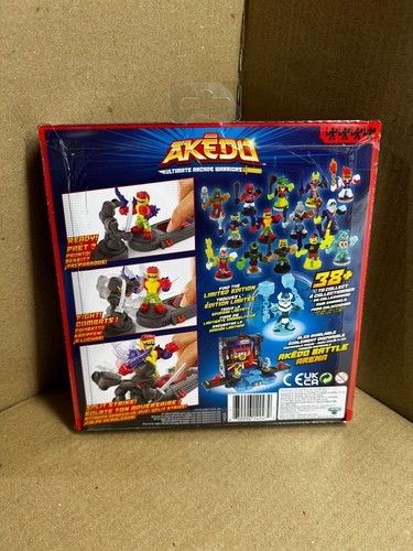 AKEDO Ultimate Arcade Warriors Collector Pack Brand New and Sealed *RARE* - Picture 2 of 2