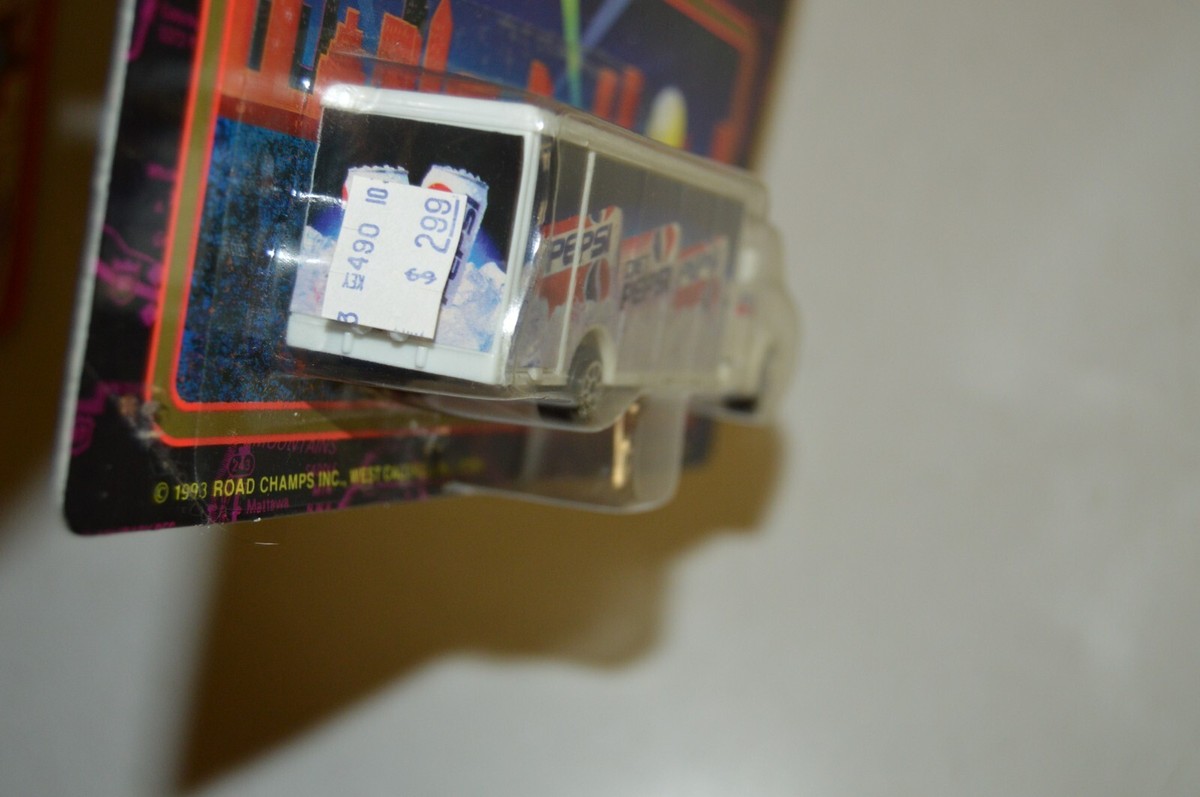 Road Champs Deluxe Series Pepsi Delivery Truck White 5900 Diecast