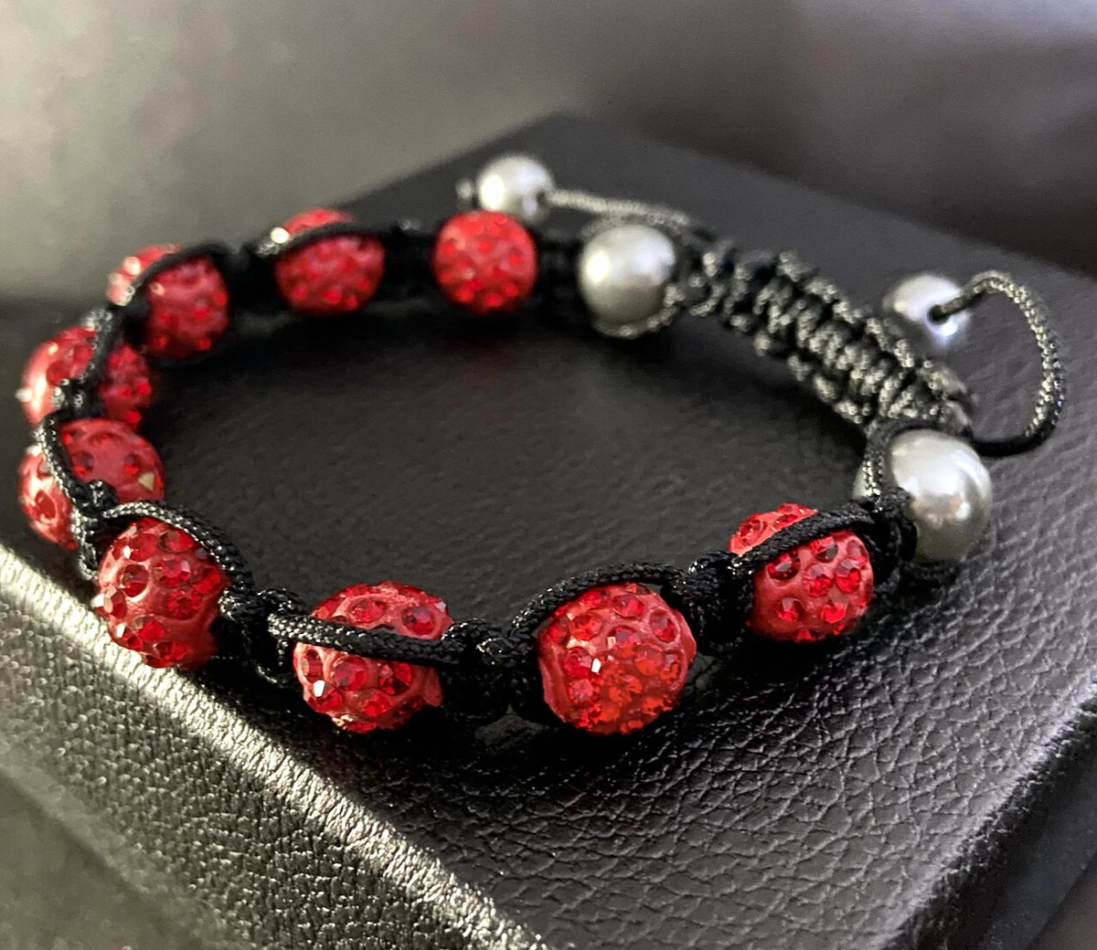 Shamballa bracelet with Czech garnets (red) | Czech Mint