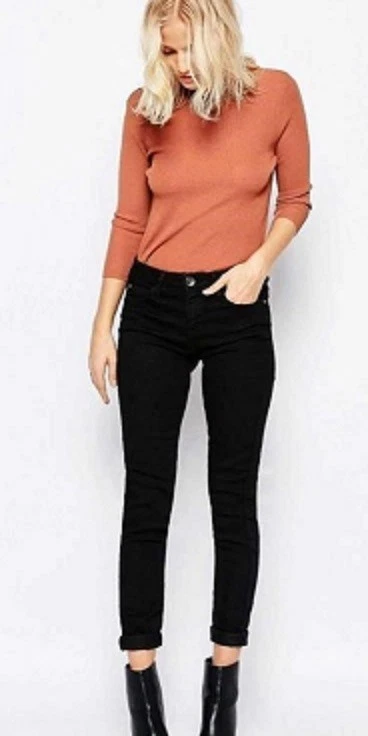 DRY CAST CANADA SUPER SKINNY JEANS. 3 SIZES AVAILABLE. COST 50.00. FREE POST