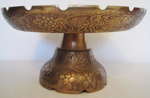 Vintage Brass Grape Vine Pedestal Bowl Centerpiece Dish Compote Fruit Pastry - Picture 3 of 7