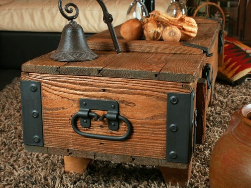 Truhe Couchtisch Holz massiv Wohnzimmertisch Truhentisch Kiste Vintage 105 cm - Bild 8 von 9