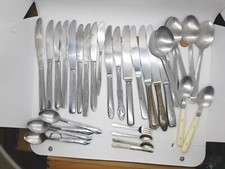 32 Piece Mostly Stainless Steel Silverware Flatware  14 Spoon 17 Knife 1 Fork