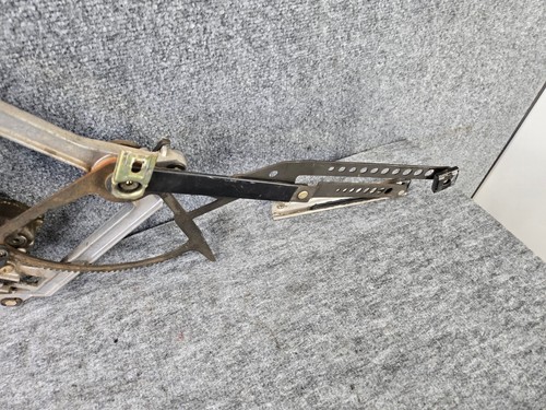 FRONT DOOR WINDOW REGULATOR MOTOR LEFT SIDE MERCEDES W126 560SEL 420SEL OEM - Picture 5 of 7