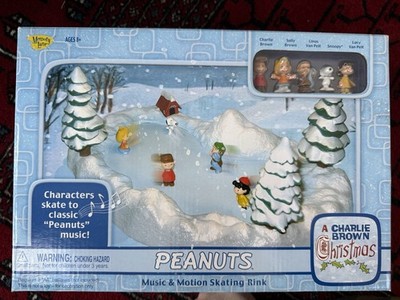 Peanuts Music & Motion Skating Rink Memory Lane A Charlie Brown Christmas 2006