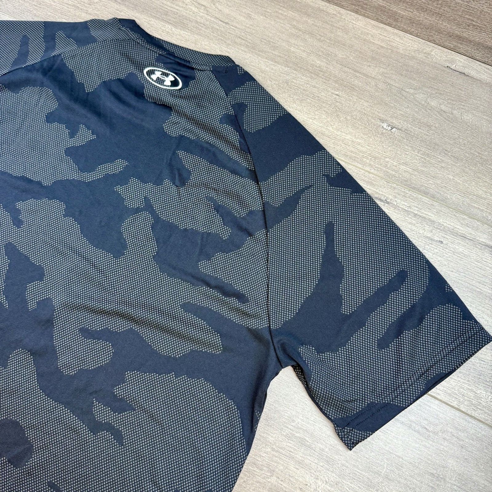 NWT Under Armour UA Velocity Jacquard Short Sleeve Shirt Men XL Black Camo Loose thumbnail 9