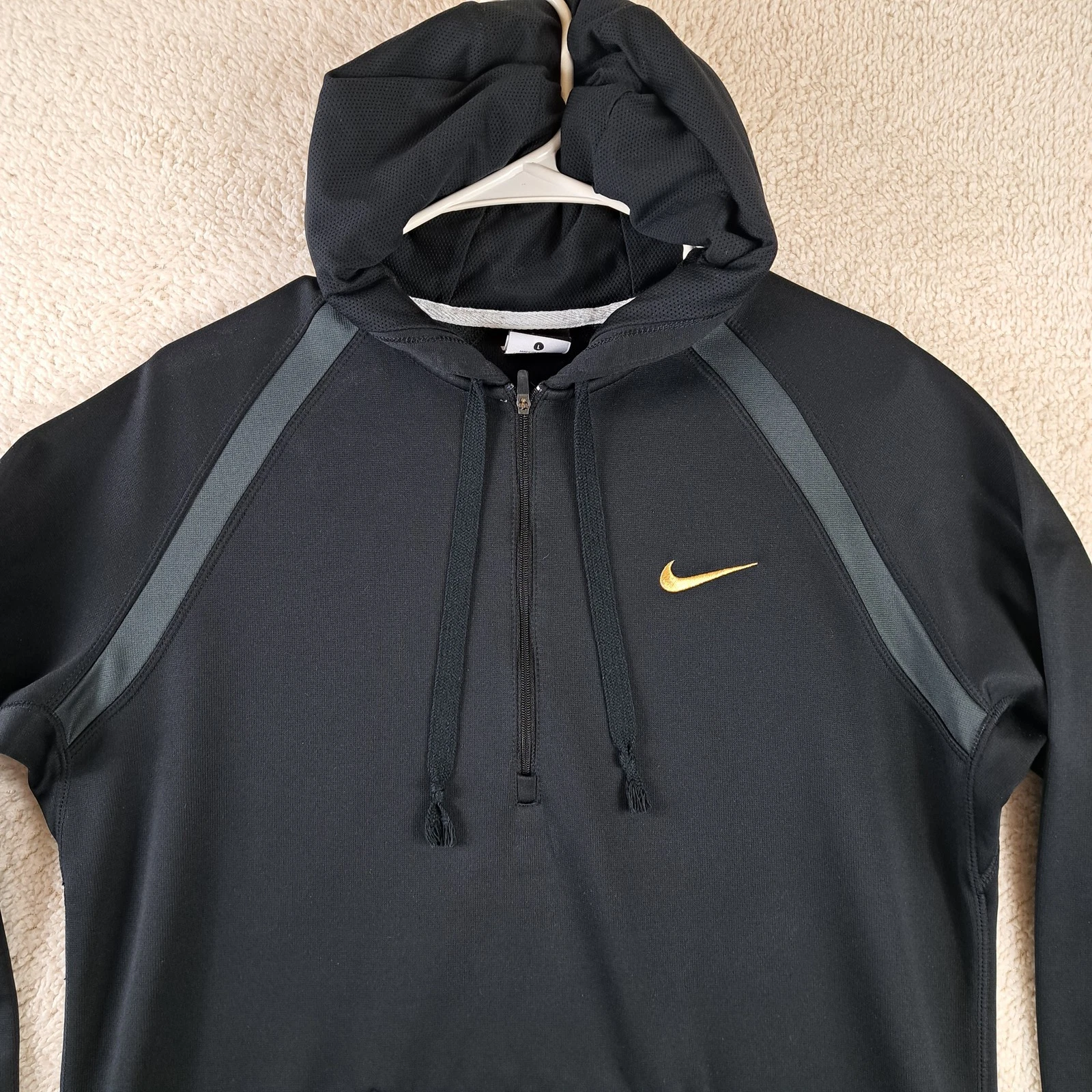 Nike Therma-Fit Men's L Black Quarter-Zip Hoodie Activewear Sweatshirt Gold