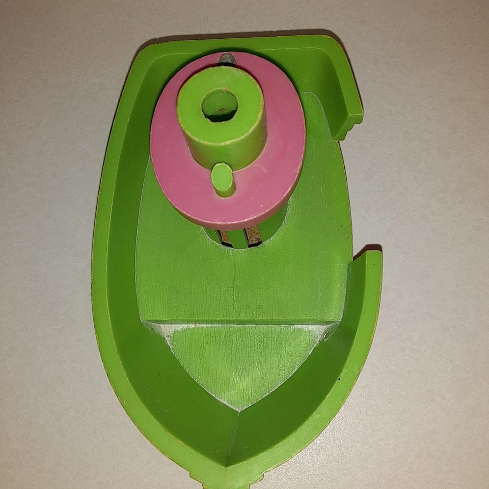 Винтажная лодка Buddy L металл/пластик розовая и зеленая с колесами Япония - Изображение 2 из 4