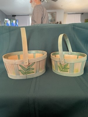 Wicker Woven Baskets W/Leaf Motif, Nesting Set Of 2. VTG, French Country Style