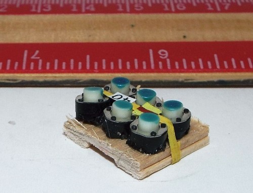 N Scale Pallet Load of 6 Blue Buttons marked number 40 - Picture 2 of 4