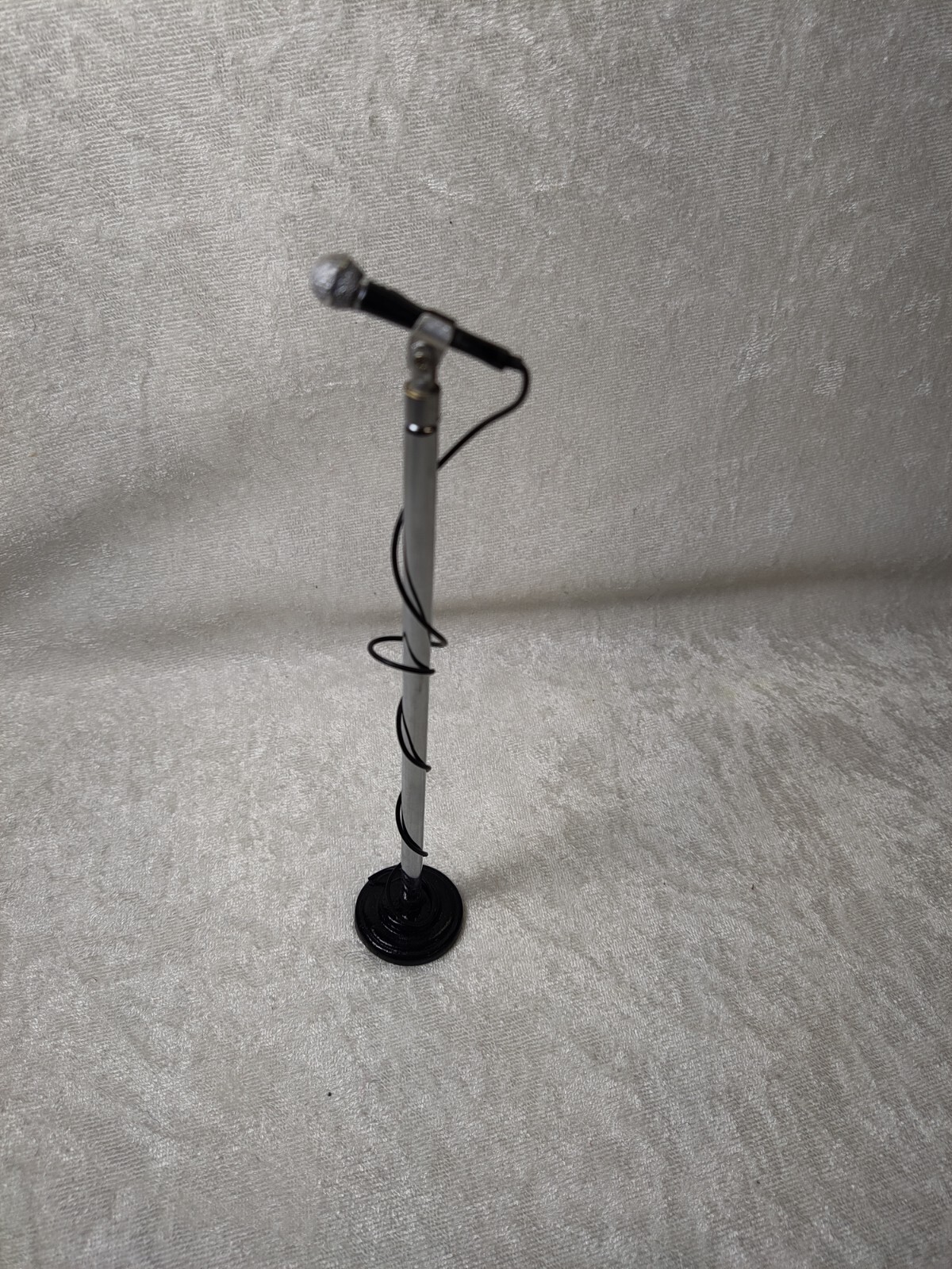DOLL 1/6 FIGURE MINI REPLICA CORDED 7" to 12" SHURE MUSIC MICROPHONE