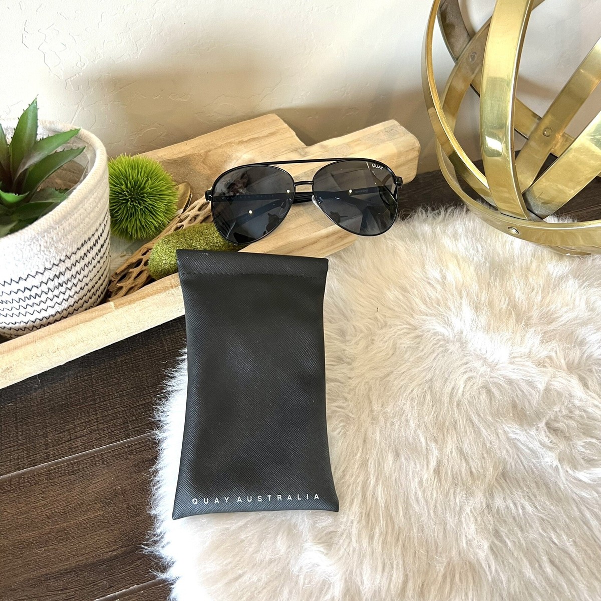 Quay Austrailia Vivienne 126 Aviator Sunglasses Black #15 | eBay display picture 1
