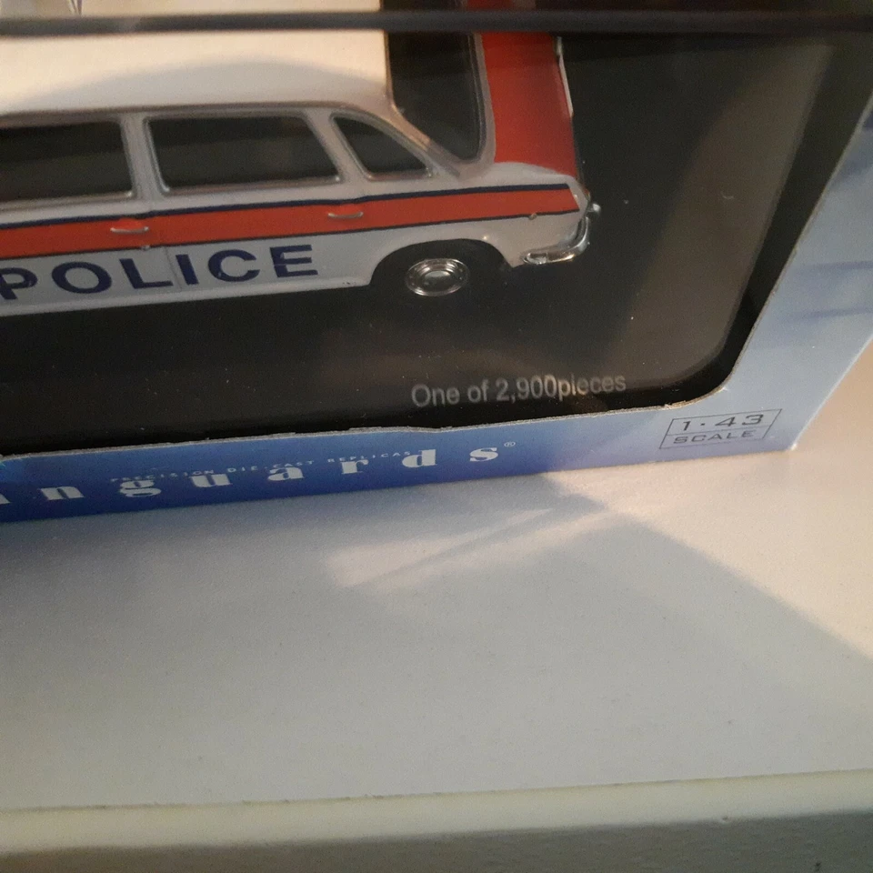 Corgi VA 08904 Austin 2200S Staffordshire Police Ltd Edition of only 2900 (820) - Bild 2 von 4