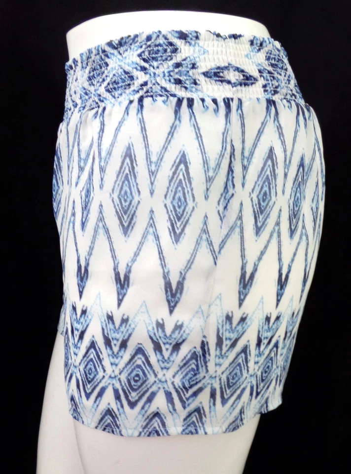 ROMEO + JULIET COUTURE DE NORDSTROM / AZUL LIGERO GEO SHORTS TALLA: S NUEVO CON ETIQUETAS Foto 2 de 3