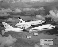 SPACE SHUTTLE COLUMBIA CARRIED ATOP 747 CARRIER AIRCRAFT - 8X10 PHOTO (BB-206)