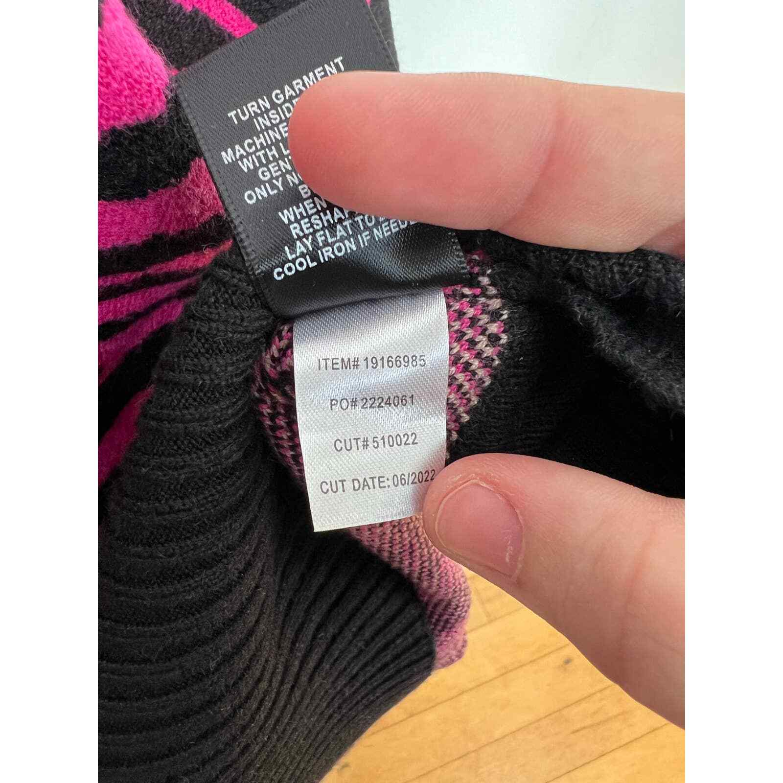 Torrid 2022 Pullover crew neck multi patterned lo… - image 6